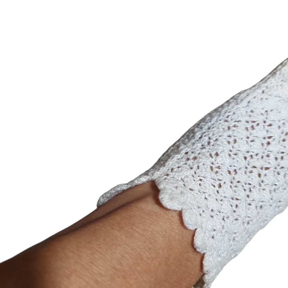 Vintage White Scalloped Knit Gloves | Romantic Crochet Lace Look | Classic Retro